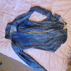 Brand luro size small color blues white